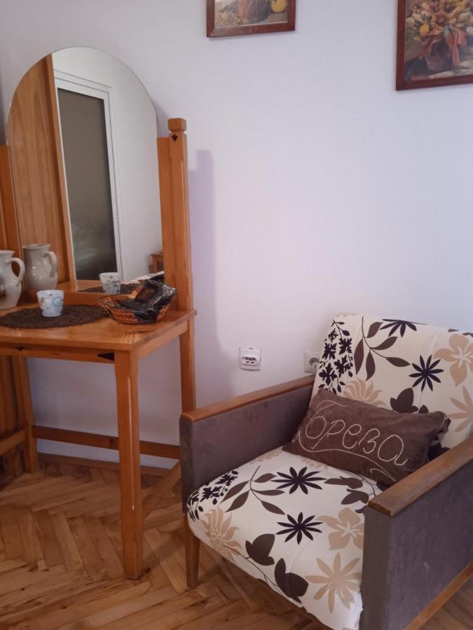 Apartman Breza Ruma Exterior foto