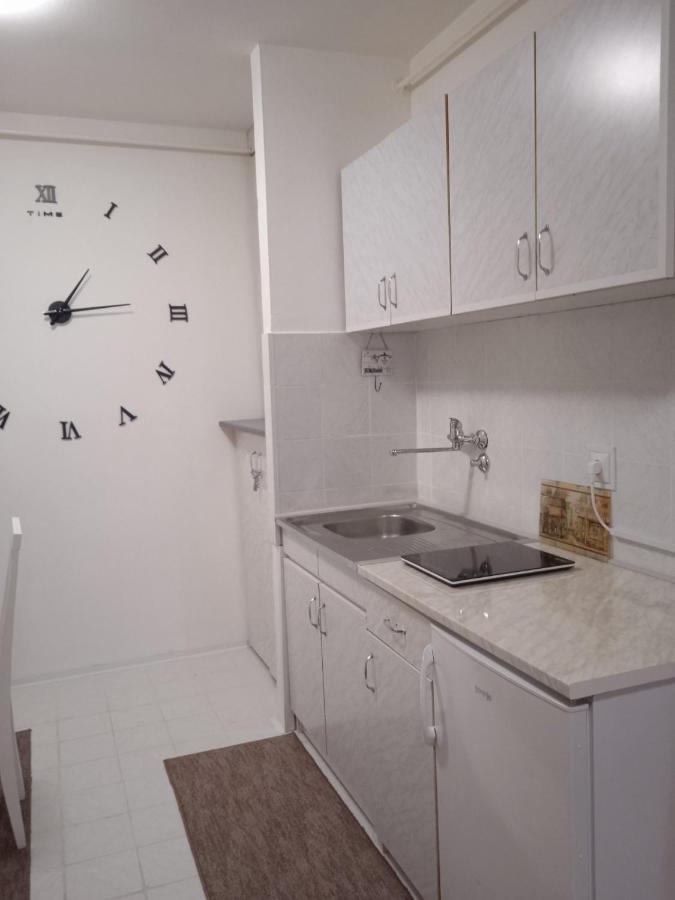 Apartman Breza Ruma Exterior foto